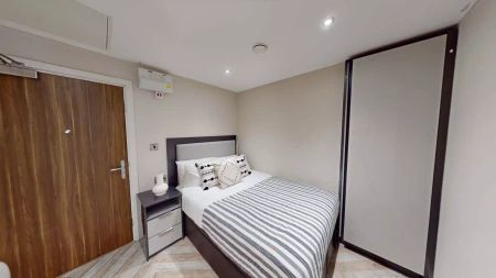 Platinum Studio - Photo 3