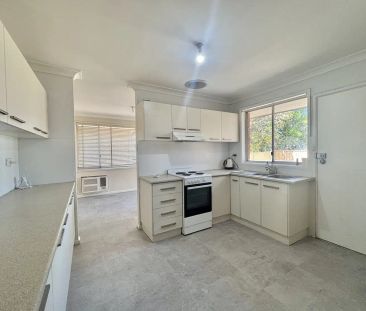 “Luxurious Family Living with Space, Style & Comfort” - Photo 4