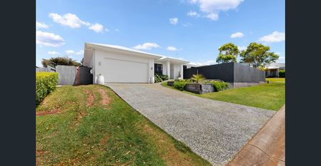 Beautiful Family Home with Pool and Water Access - Photo 4