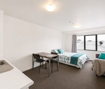 Studio Unit - With Balcony! - Photo 1