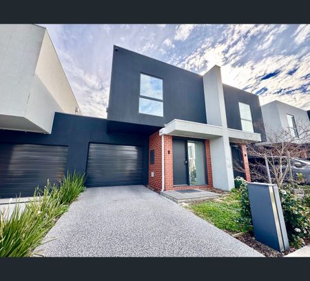 17 Adori Place, Maribyrnong, Vic 3032 - Photo 2