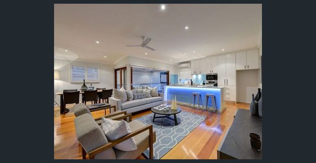 NORMAN PARK -CHARMING FAMILY HOME AWAITS YOUR INSPECTION - Photo 1