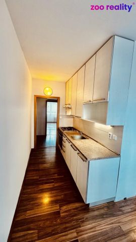 Pronájem bytu 3+1 74 m2 - Fotografie 4