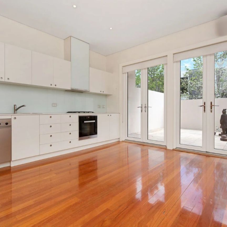 129 Chetwynd Street, North Melbourne. - Photo 1