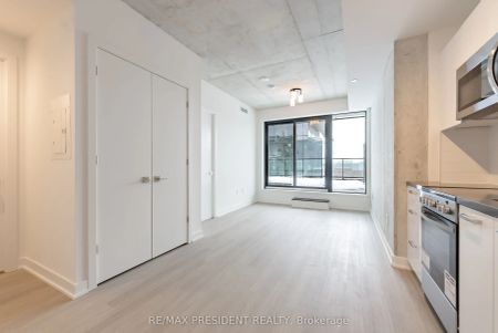284 King Street E #903 - Photo 3