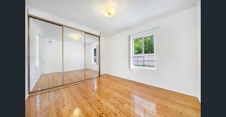 Beautiful Family Home ** Available Now ** - Photo 2