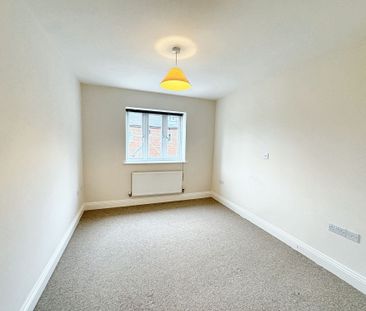 2 bed apartment to rent in Ilminster Road, Taunton, TA1 - Photo 4