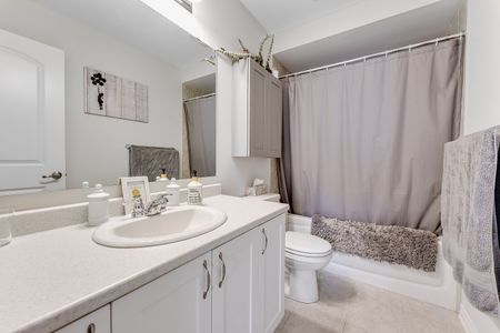 For Lease - 715 Derreen Avenue, Stittsville - Munster - Richmond, Ontario - Photo 3