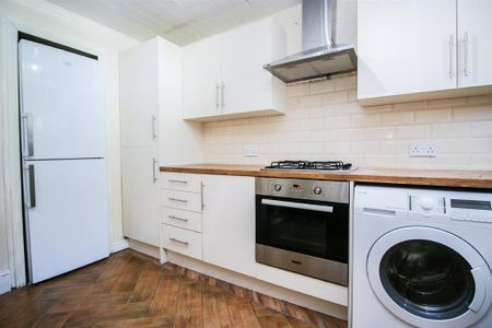 2 bedroom maisonette to rent - Photo 5