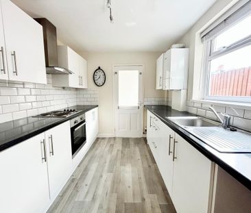 3 bedroom terraced house to rent - Photo 5