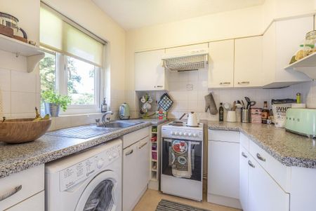2 bedroom flat to rent - Photo 4