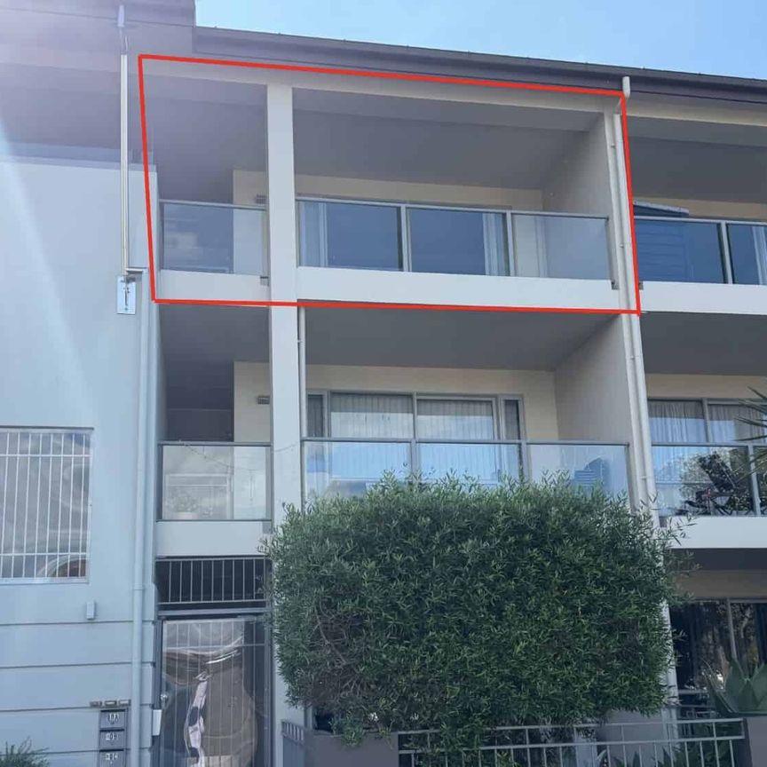 Modern Apartment in the Heart of Flat Bush - Photo 1