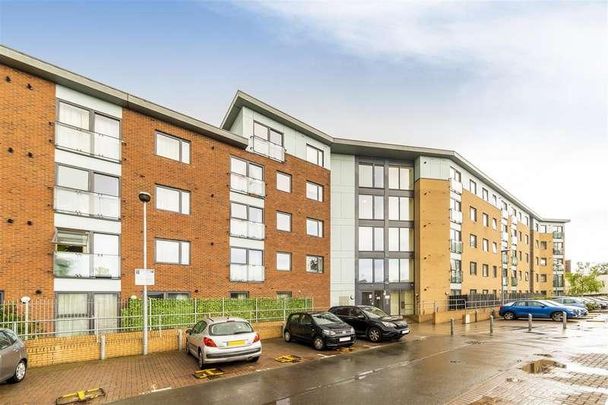 Phoenix House, Bath Road, Hounslow, TW3 - Photo 1