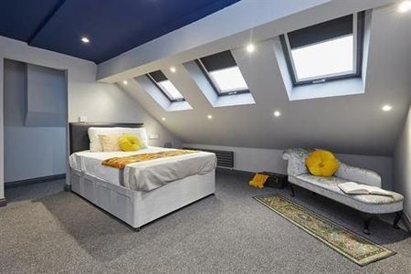 4 bedroom terraced house to rent - Photo 3