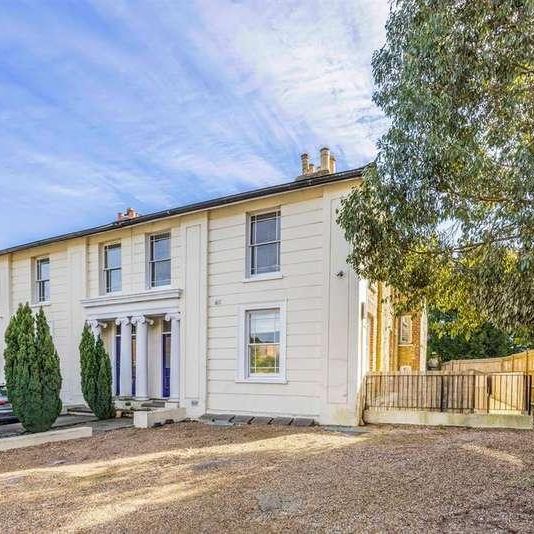 Redhill, RH1 - Photo 1