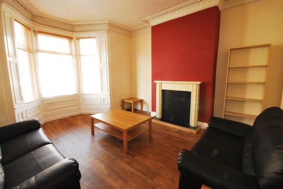 5 Bed - Warton Terrace, Heaton - Photo 1