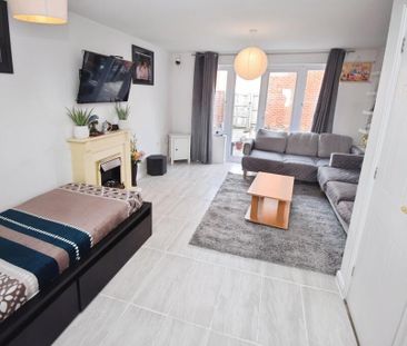 3 bedroom terraced house to rent - Photo 1