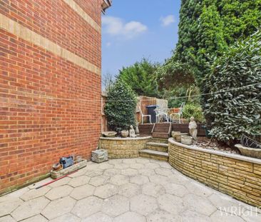 2 bedroom Mid Terraced House - Hatfield, Hertfordshire - Photo 3