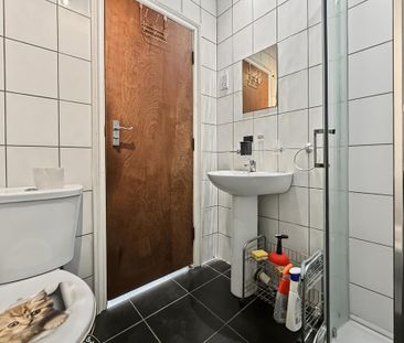 2 bedroom flat to rent - Photo 6