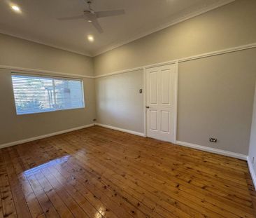 3 Bedroom Duplex in Prime Kingsford Location - Photo 3