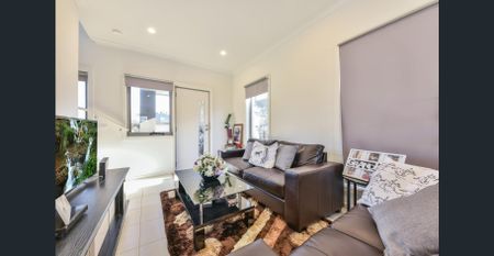 Walk to High Street! - Photo 2