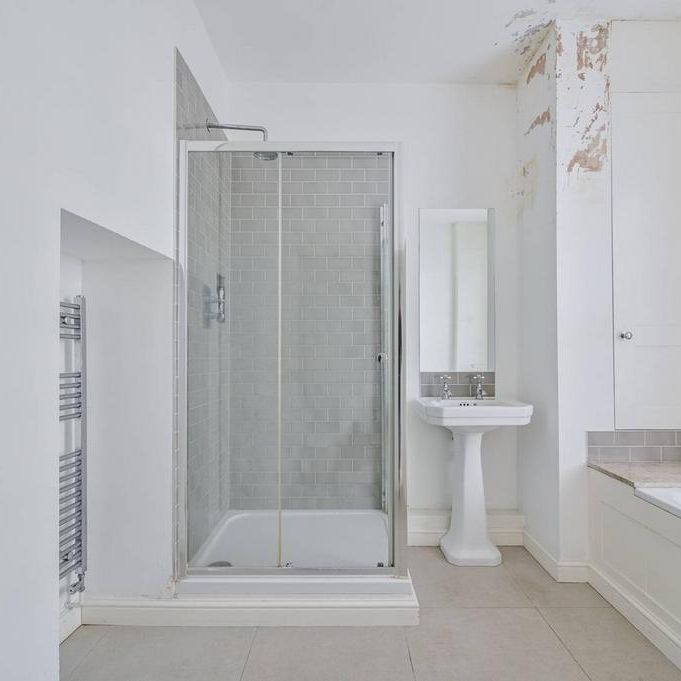 3 bedroom flat to rent - Photo 1