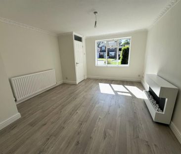 3 Bedroom Link Detached To Let - Photo 2
