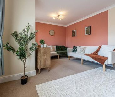 5 bedroom detached house to rent - Photo 4