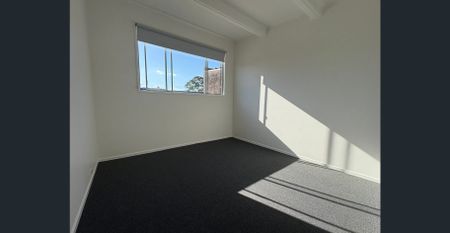 Spacious One Bedroom Unit - Photo 5