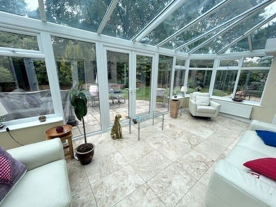 Room 2, Dartmouth Drive, St Helens, W... - Photo 1