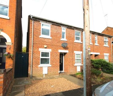 2 bedroom end of terrace house to rent - Photo 1