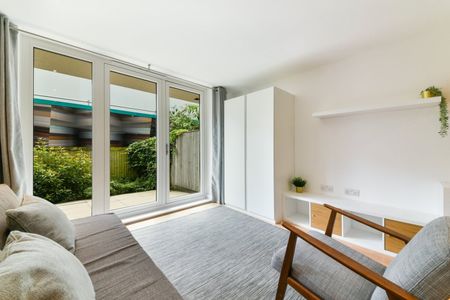 Studio Flat, Axis Court, SE16 - Photo 2