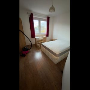 Room in a Shared House, Westerham, NW1 - Photo 2