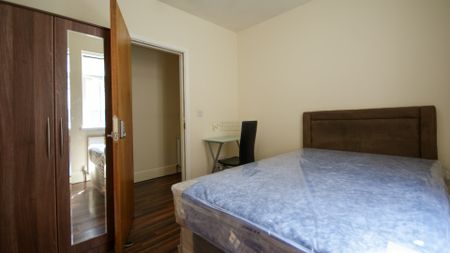 88-90 Meriden Street - Photo 3