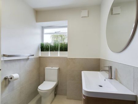 100b Colvestone Crescent, London - Photo 4