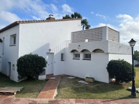 2 Calle Guridi, Estepona, Andalusia 29693 - Photo 5