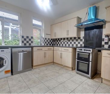 4 Bedroom Detached Bungalow To Rent - Photo 4