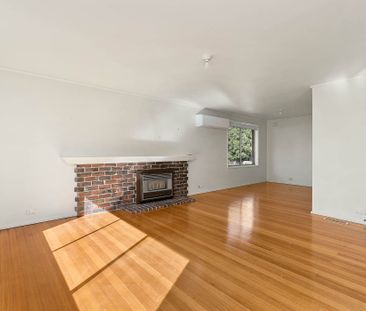 Perfectly Positioned Family Home - Photo 2