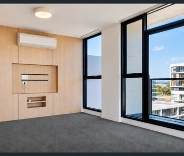 STUNNING APARTMENT WITH AMAZING VIEWS! - Photo 1