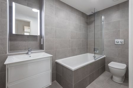 171-173 Preston Road - Photo 3