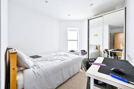 4 bedroom terraced house to rent - Photo 3