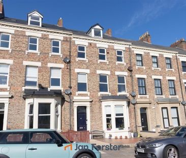 3 Bedroom Maisonette - Photo 2