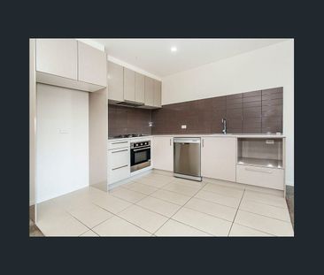 Modern 2-Bedroom Apartment in Prime Box Hill Location - Photo 5