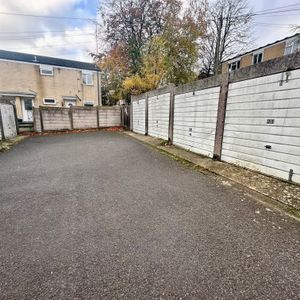 Wescott Way, Bournemouth - Photo 3