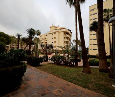 Encantador Piso Reformado en La Carihuela en urbanización con Pisci... - Photo 5