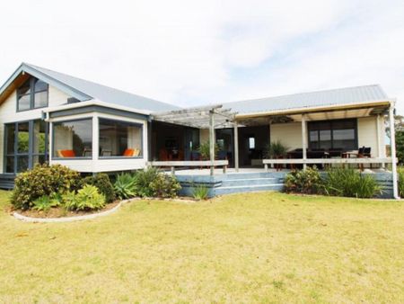 Lockwood on Castleview - Holiday Rental Accommodation - Photo 5