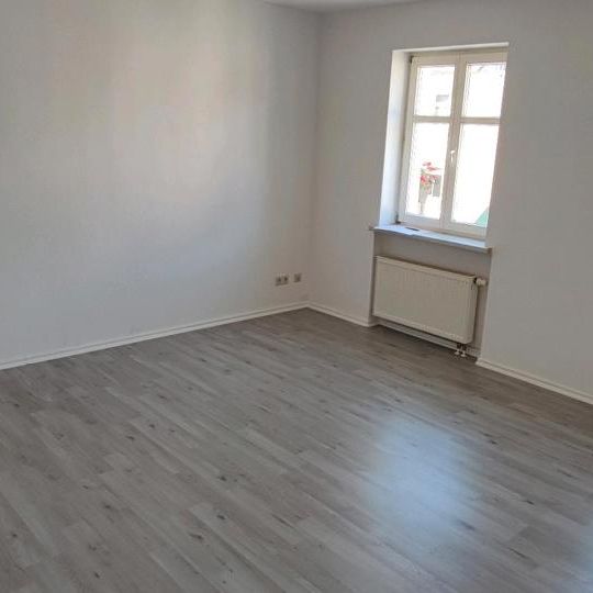 Helle, renovierte 1-Zimmer-Wohnung mit Wanne & Einbauküche - Photo 1