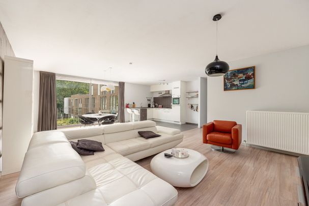 BEMEUBELD OF ONBEMEUBELD APPARTEMENT MET 2 SLAAPKAMERS - Photo 1