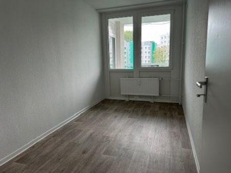 frisch sanierte 3,5-Zi-Wohnung in der Helsinkistr. 96 in Kiel zu vermieten! Otto Stöben GmbH - Photo 4