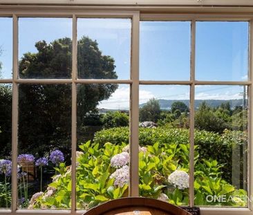 Character Home with stunning views - Photo 2